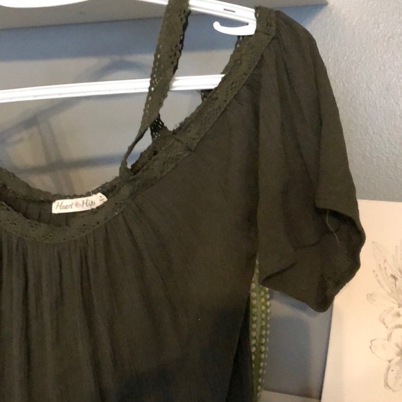 Francesca’s Army green off shoulder small - Picture 4 of 4